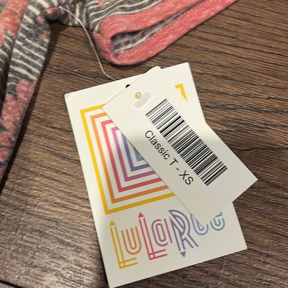 NWT lularoe classic t XS - Picture 3 of 6